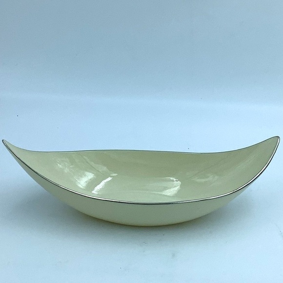 Two Lenox Leaf Shaped Serving Dishes - Picture 5 of 12